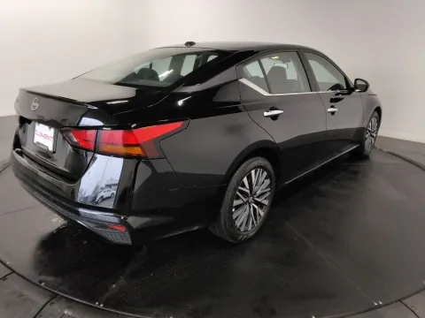 More photos of 2025 Nissan Altima 2.5 SV at Clement Pre-Owned, MO