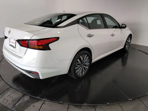 More photos of 2025 Nissan Altima 2.5 SV at Clement Pre-Owned, MO