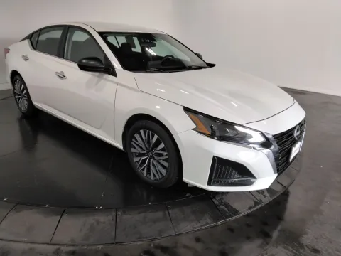 Another view of 2025 Nissan Altima 2.5 SV for sale in Florissant, MO at Clement Pre-Owned