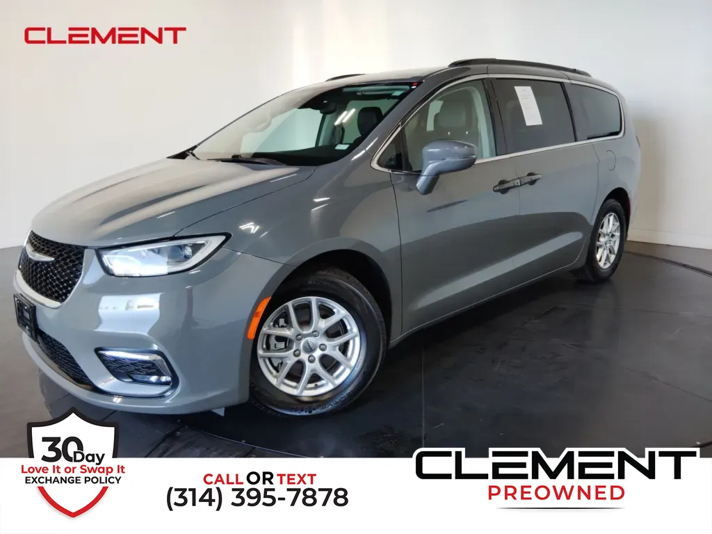 2022 Chrysler Pacifica Touring L for sale in Florissant, MO