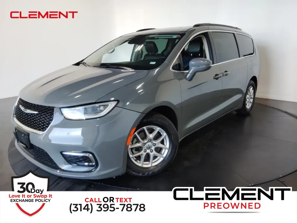 2022 Chrysler Pacifica Touring L for sale in Florissant, MO