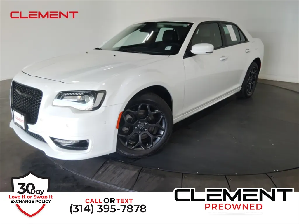 2022 Chrysler 300 Touring for sale in Florissant, MO