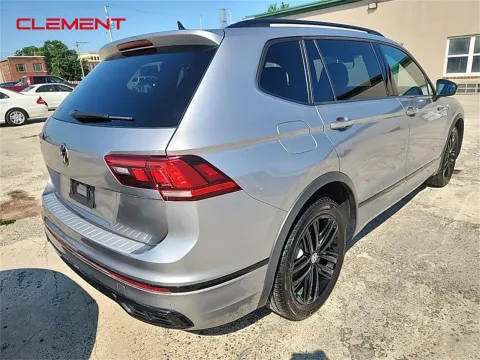 More photos of 2022 Volkswagen Tiguan 2.0T SE R-Line Black at Clement Pre-Owned, MO
