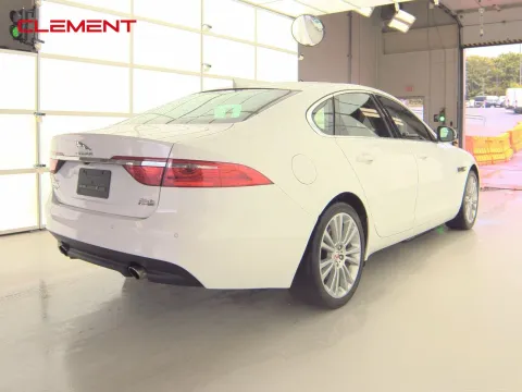 More photos of 2020 Jaguar XF 25t Premium at Clement Pre-Owned, MO