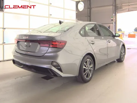 More photos of 2022 Kia Forte LXS at Clement Pre-Owned, MO
