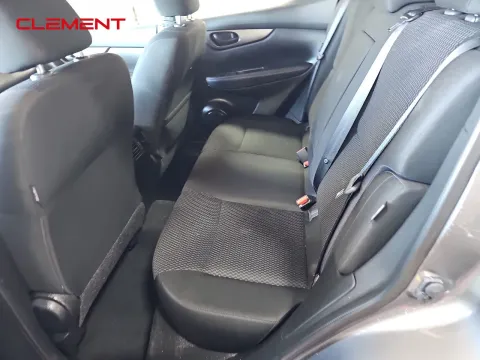 More photos of 2020 Nissan Rogue Sport S at Clement Pre-Owned, MO