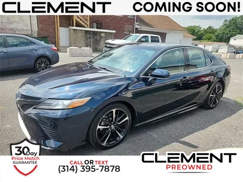 Blue 2018 Toyota Camry XSE for sale in Florissant, MO