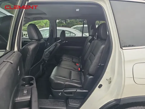 More photos of 2019 Honda Pilot EX-L at Clement Pre-Owned, MO