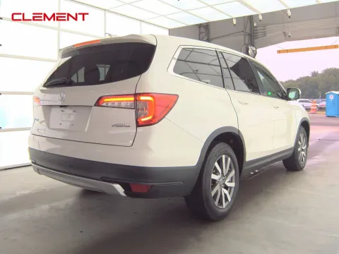 More photos of 2019 Honda Pilot EX-L at Clement Pre-Owned, MO