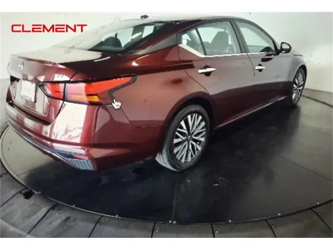 More photos of 2024 Nissan Altima 2.5 SV at Clement Pre-Owned, MO