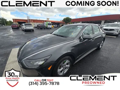 Gray 2023 Hyundai Sonata SE for sale in Florissant, MO