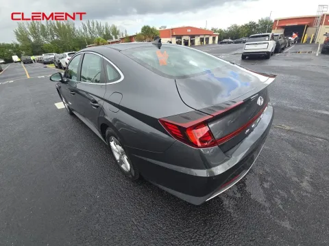 More photos of 2023 Hyundai Sonata SE at Clement Pre-Owned, MO