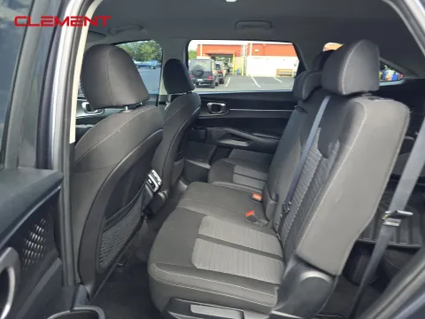 More photos of 2022 Kia Sorento LX at Clement Pre-Owned, MO