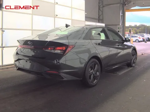 More photos of 2021 Hyundai Elantra SEL at Clement Pre-Owned, MO