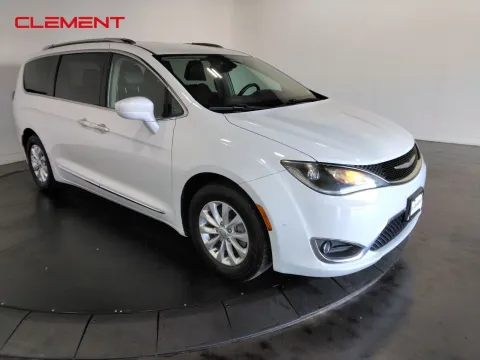 Another view of 2018 Chrysler Pacifica Touring L for sale in Florissant, MO at Clement Pre-Owned