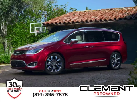 White 2018 Chrysler Pacifica Touring L for sale in Florissant, MO