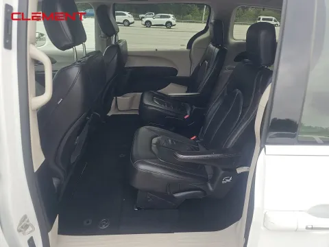 More photos of 2018 Chrysler Pacifica Touring L at Clement Pre-Owned, MO