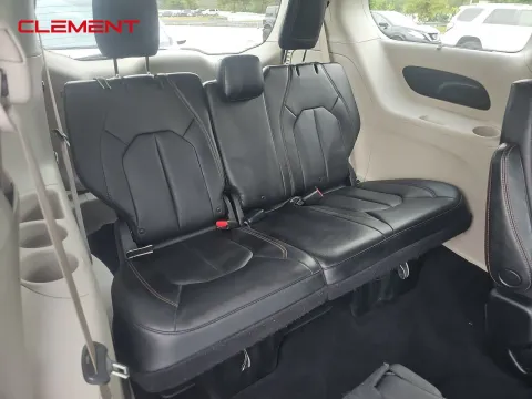 More photos of 2018 Chrysler Pacifica Touring L at Clement Pre-Owned, MO
