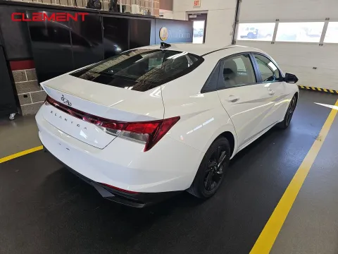 More photos of 2022 Hyundai Elantra SEL at Clement Pre-Owned, MO