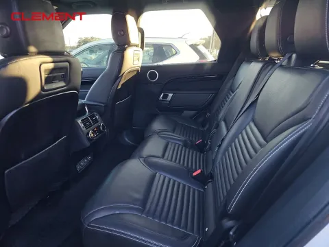 More photos of 2021 Land Rover Discovery S R-Dynamic at Clement Pre-Owned, MO