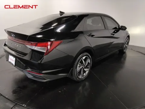 More photos of 2023 Hyundai Elantra SEL at Clement Pre-Owned, MO