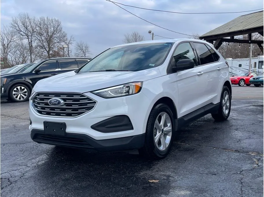 2021 Ford Edge SE's photo