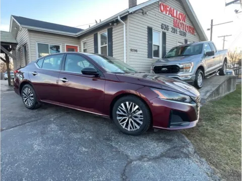 Photos of 2024 Nissan Altima 2.5 SV Sedan 4D for sale in O’Fallon, MO at O'Fallon Motors