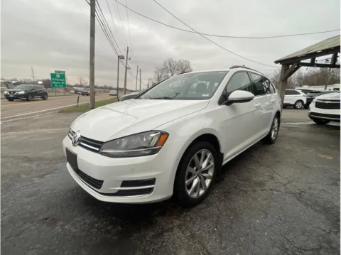 White 2016 Volkswagen Golf SportWagen TSI SE Wagon 4D for sale in O’Fallon, MO