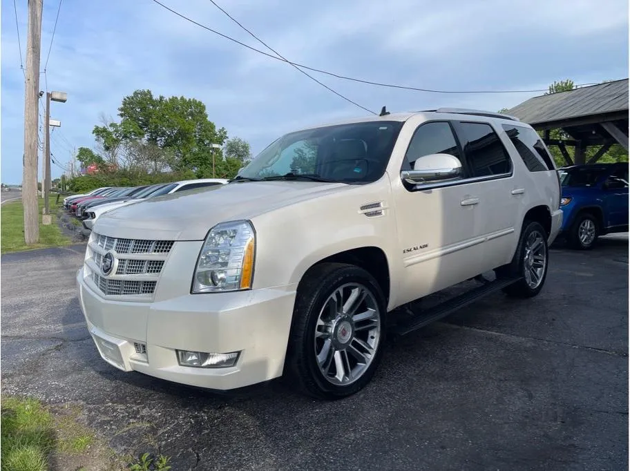 2012 Cadillac Escalade AWD Premium's photo