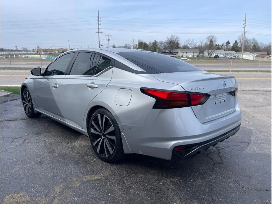 2020 Nissan Altima SR - Photo 7