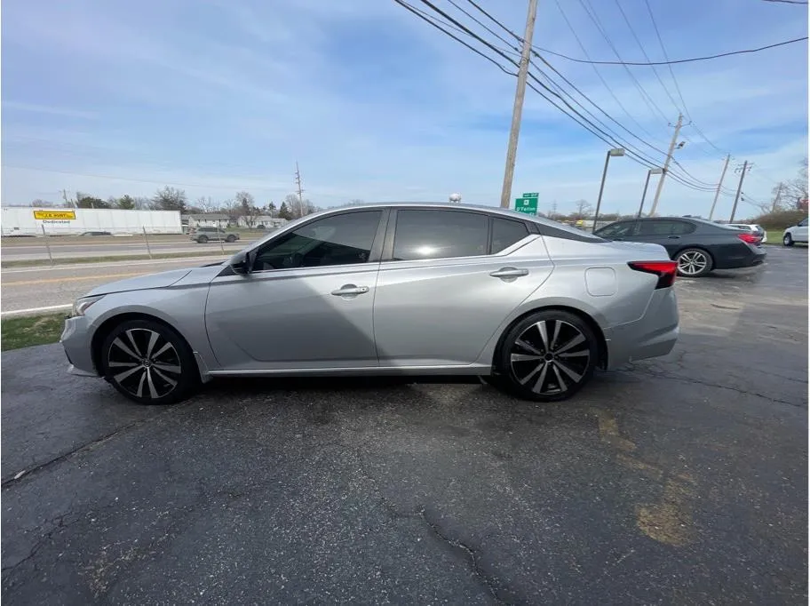 2020 Nissan Altima SR - Photo 8
