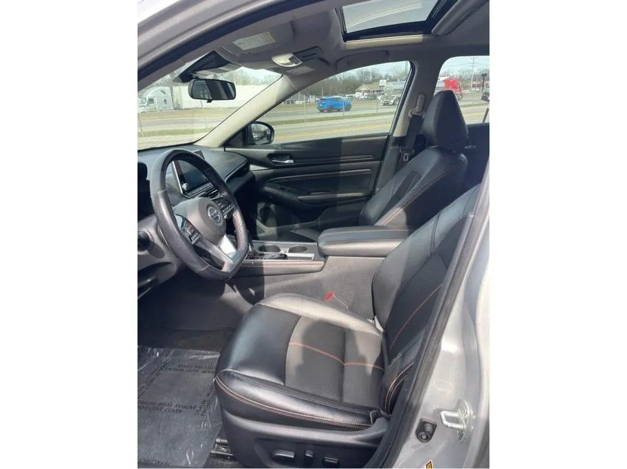 2020 Nissan Altima SR - Photo 9