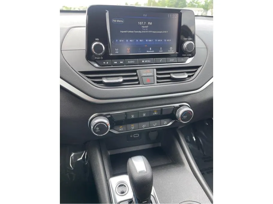 Nissan Altima photo 13