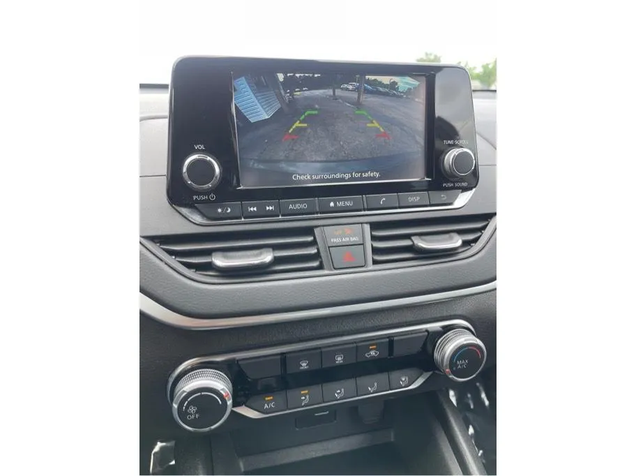 Nissan Altima photo 14