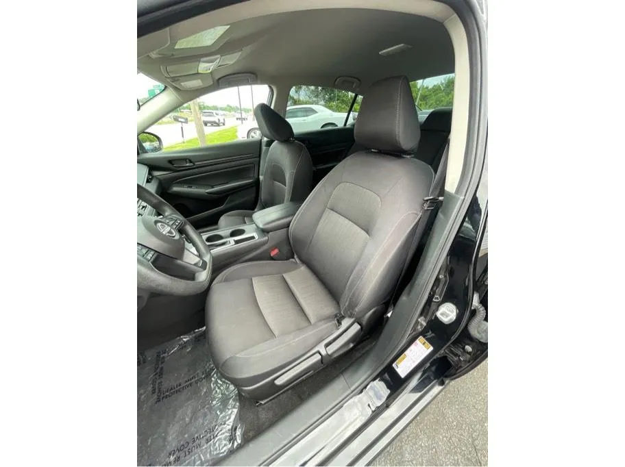 Nissan Altima photo 19