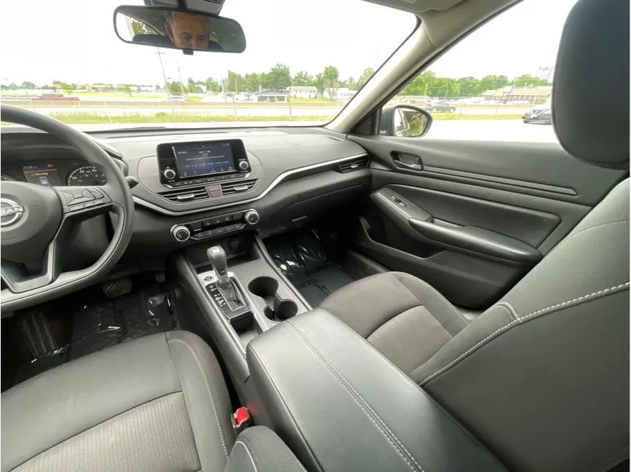 Nissan Altima photo 23
