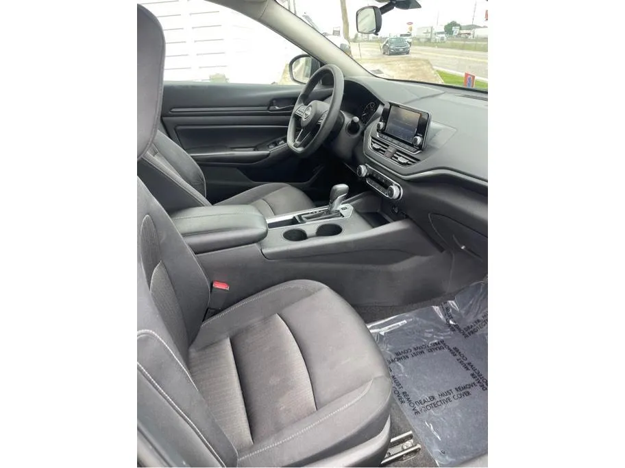Nissan Altima photo 28