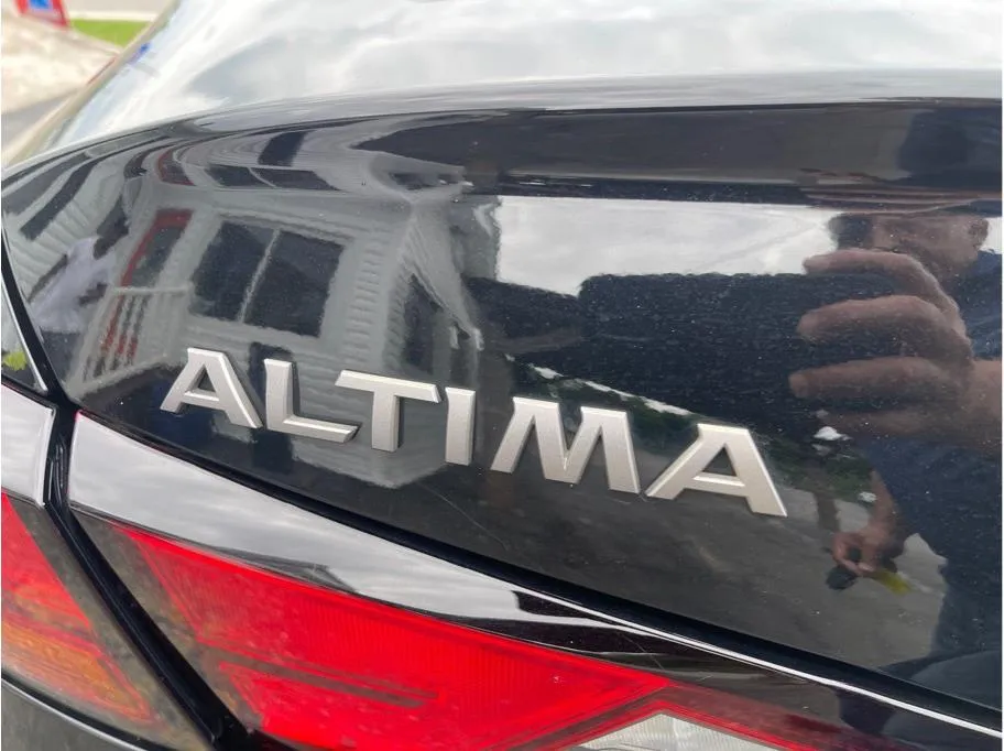Nissan Altima photo 30