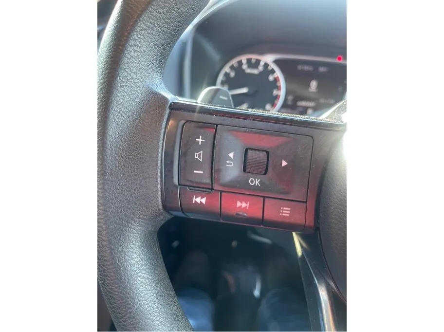 Nissan Rogue photo 19