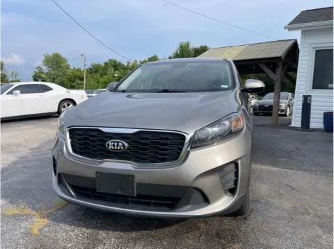Photos of 2019 Kia Sorento L Sport Utility 4D for sale in O’Fallon, MO at O'Fallon Motors