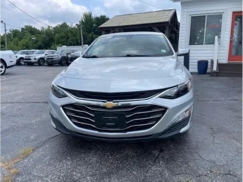 Photos of 2020 Chevrolet Malibu LT Sedan 4D for sale in O’Fallon, MO at O'Fallon Motors