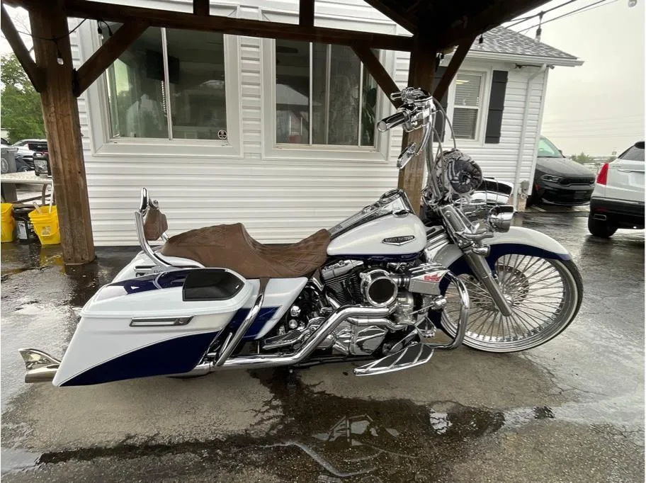 White 2007 Harley Davidson Road King Classic for sale in O’Fallon, MO
