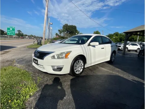 White 2015 Nissan Altima 2.5 S Sedan 4D for sale in O’Fallon, MO