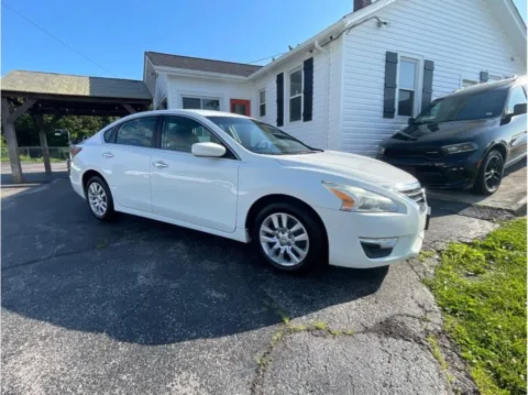 Another view of 2015 Nissan Altima 2.5 S Sedan 4D for sale in O’Fallon, MO at O'Fallon Motors