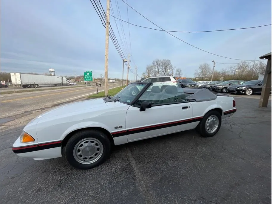 Ford Mustang photo 15