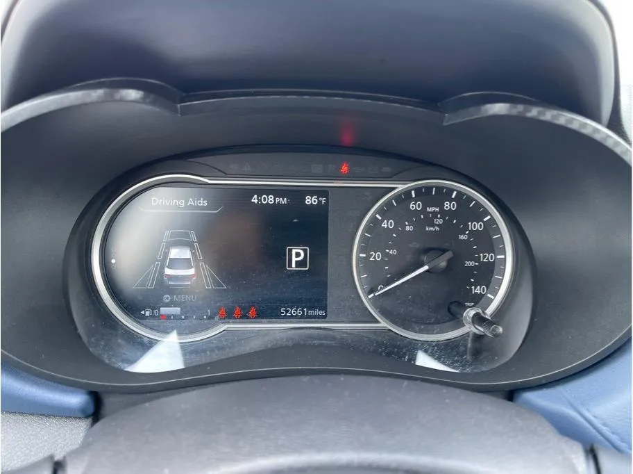 Nissan Versa photo 13