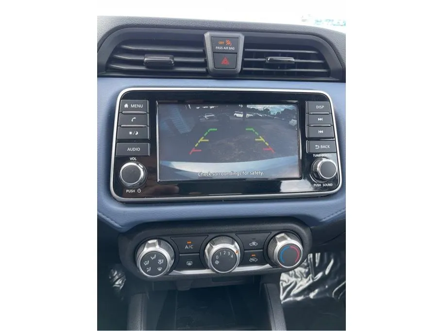 Nissan Versa photo 15