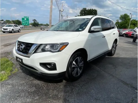 White 2017 Nissan Pathfinder SL Sport Utility 4D for sale in O’Fallon, MO