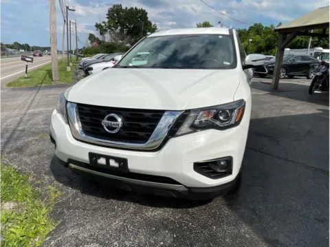 Photos of 2017 Nissan Pathfinder SL Sport Utility 4D for sale in O’Fallon, MO at O'Fallon Motors