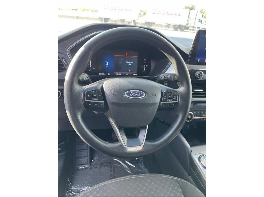 Ford Escape photo 12